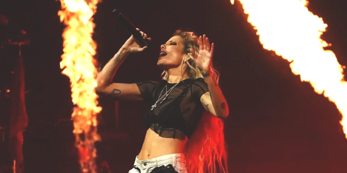 halsey-konser.jpg